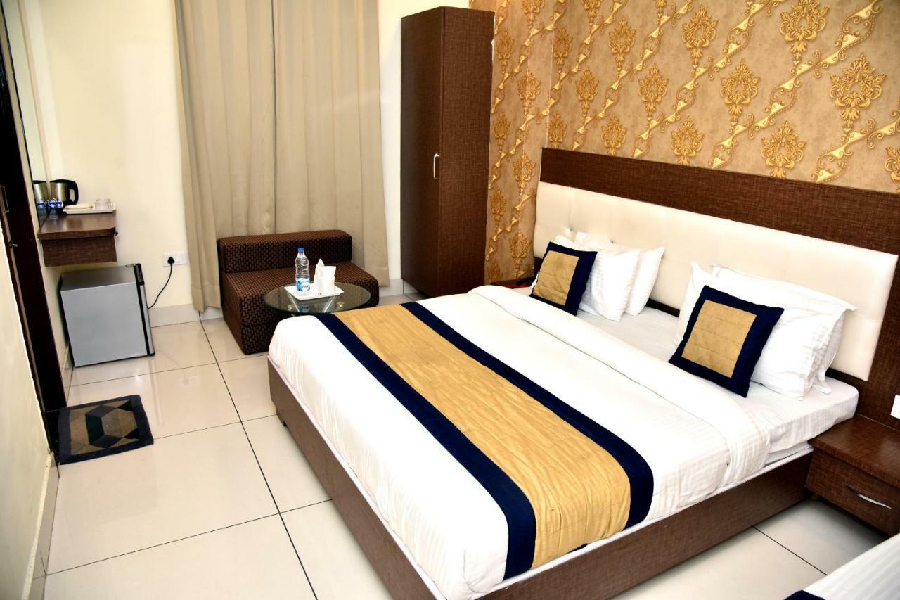 Hotel Oscar Amritszár Kültér fotó