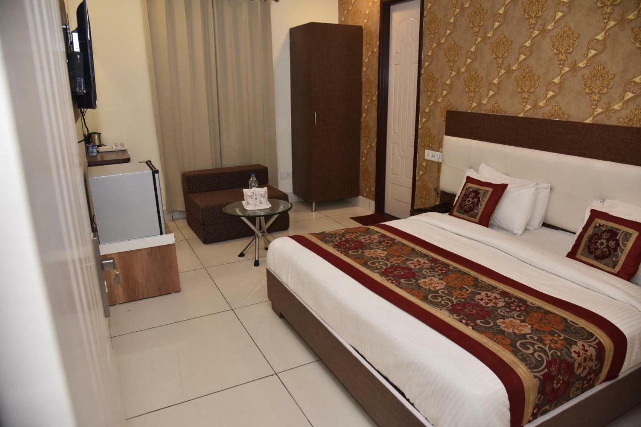 Hotel Oscar Amritszár Kültér fotó
