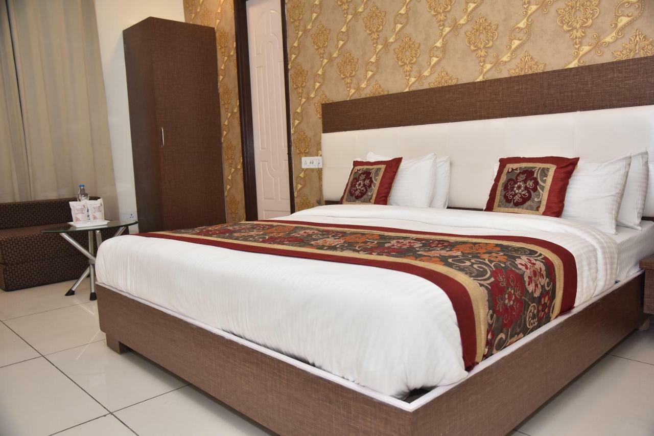 Hotel Oscar Amritszár Kültér fotó